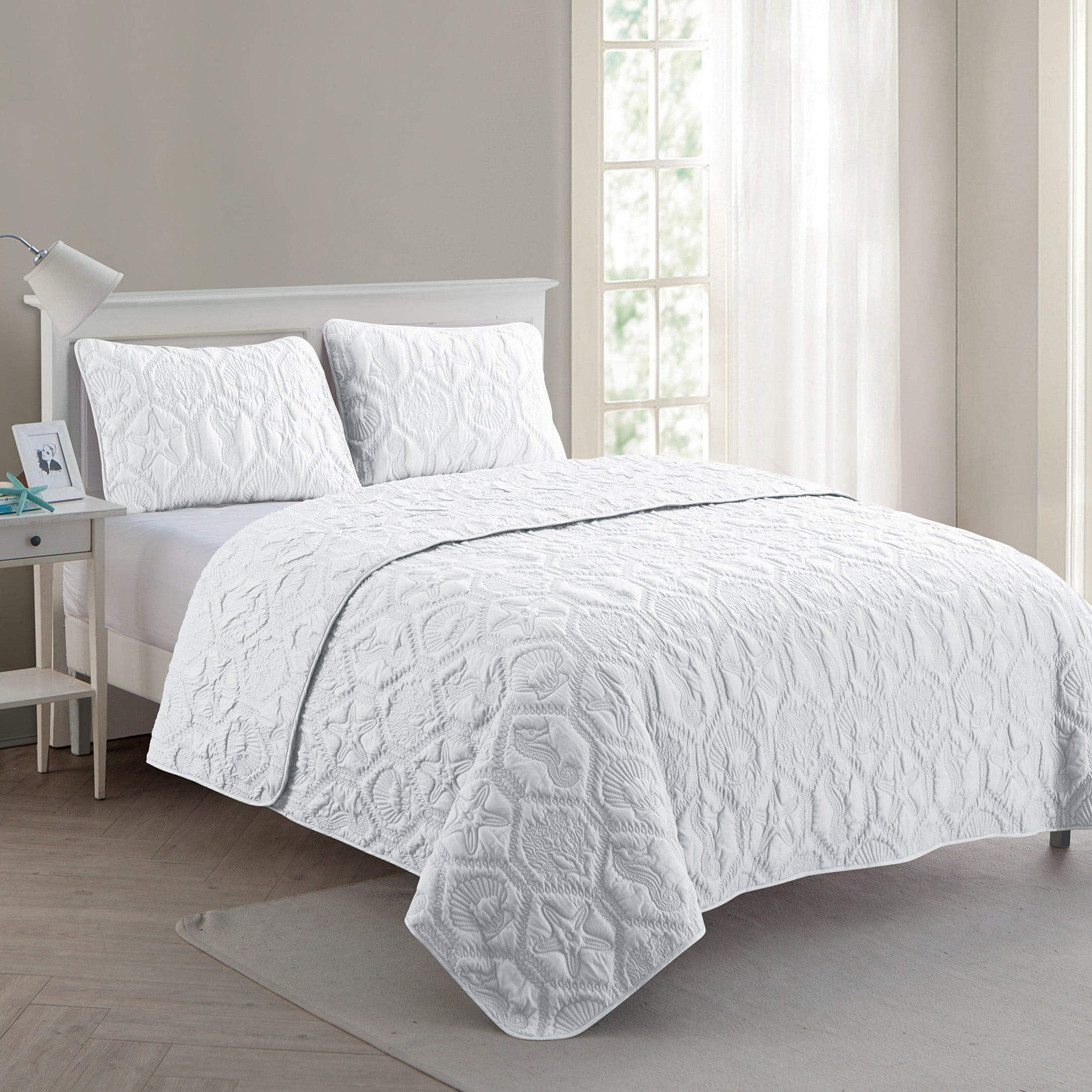 VCNY Home Shore Coastal 3-Piece White Textured Sealife Quilt Set, King, Adult, Unisex