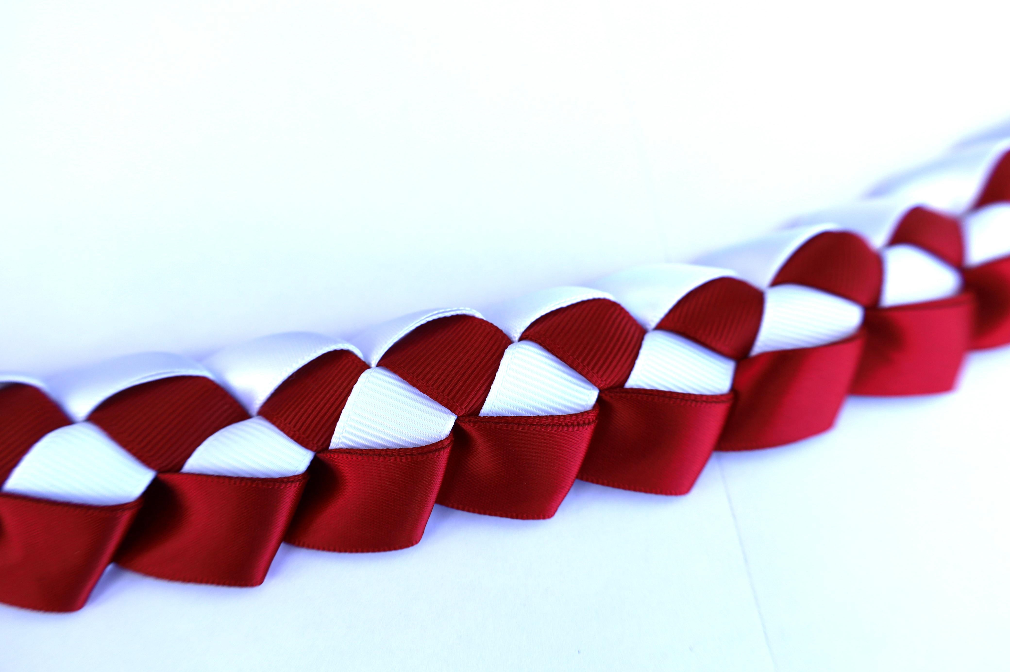 Maxport Corporation Braided Lei Maroon/white