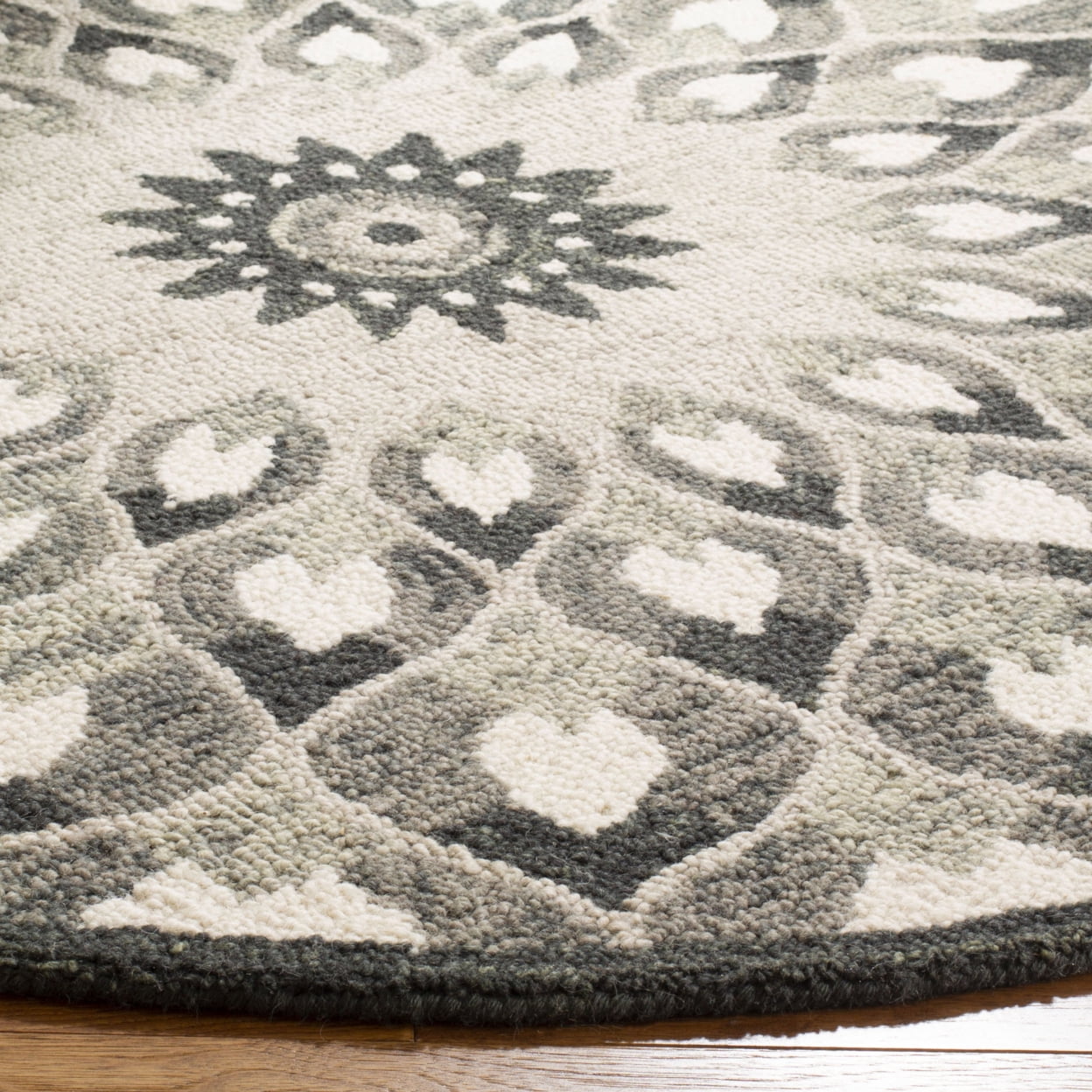 Safavieh Novelty Rosalin Looped Geometric Area Rug or Runner