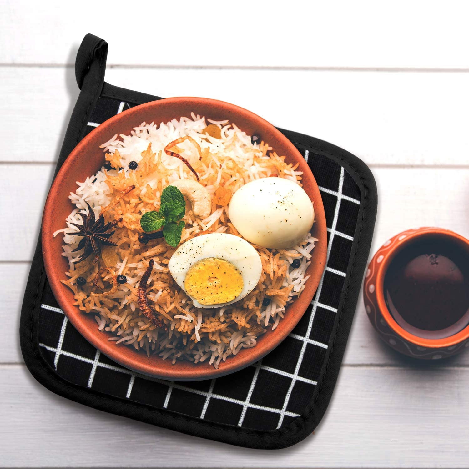 Encasa Heat Resistant Pot Holders – Set Of 2, Quilted Cotton With Hanging Loop