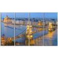 thumbnail image 2 of Bâtiment de la Chaîne et Parlement en Budapest, 2 of 3