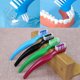 thumbnail image 2 of Cepillo de limpieza de dentaduras postizas, limpiador de encías de doble cabezal para hombres y mujeres, cepillo de cerdas multicapa, herramientas de limpieza bucal, 2 of 3