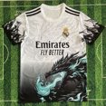 thumbnail image 1 of Camiseta De Fútbol Clásica De Verano Blanca De Edición Especial Del Real Madrid, Temporada 24-25, Manga CortaXL, 1 of 2