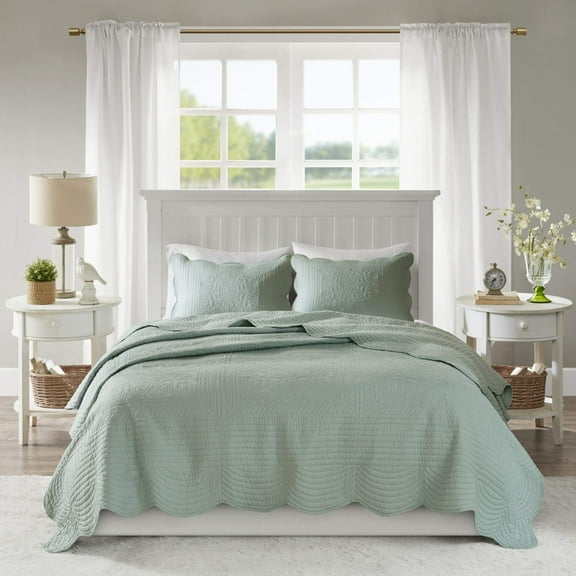 Madison Park Adult Bedding Set Full/Queen Reversible Scalloped Edge Shabby Chic Quilt Set, Seafoam