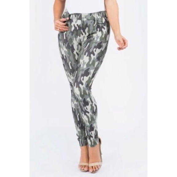 Yelete Women's Camouflage 5-Pocket Cotton Blend Jeggings in Camo Army Green - Women's Size Large