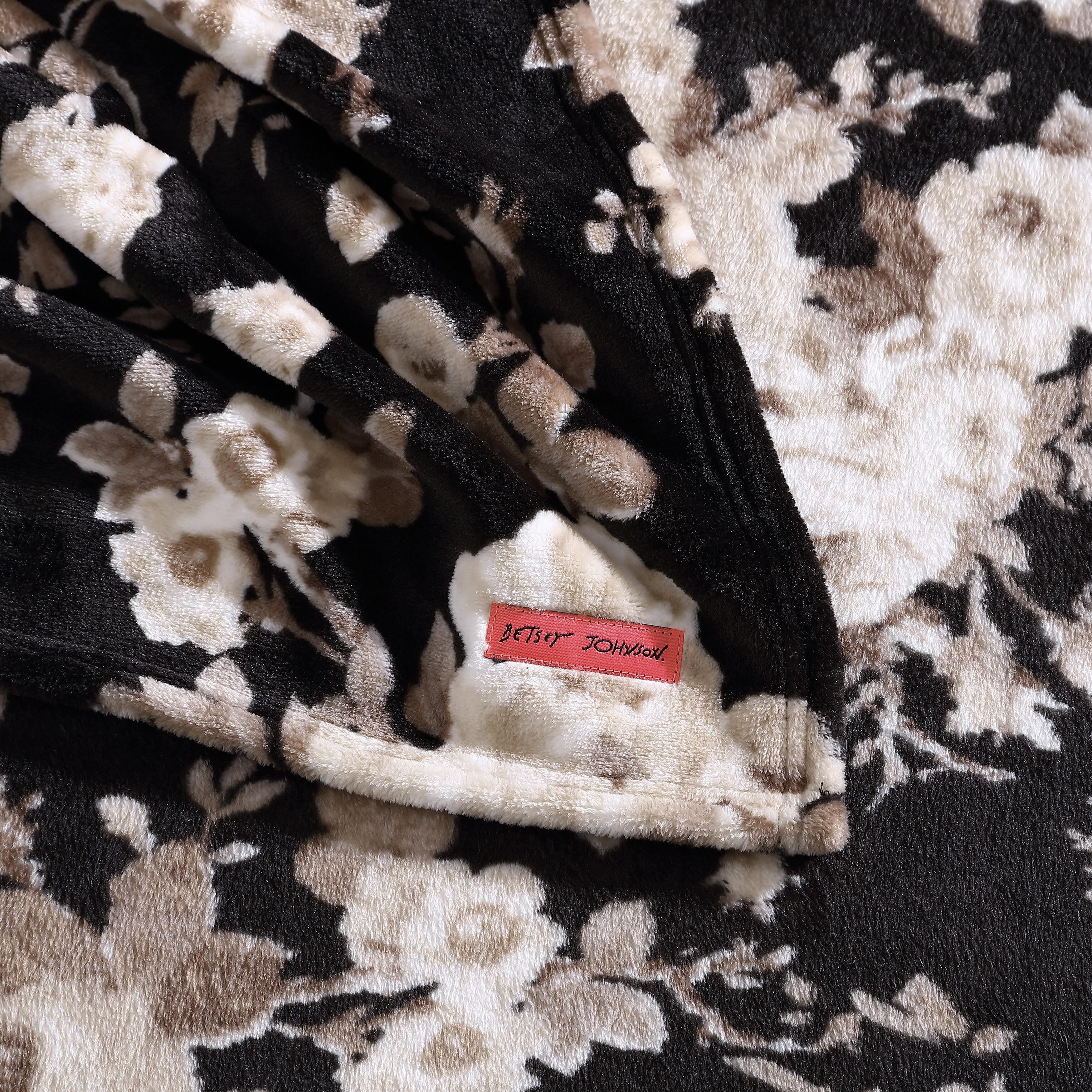 Betsey Johnson Vintage Floral Black Full/Queen Blanket