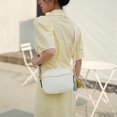 thumbnail image 4 of Bolso de hombro de cuero de PU para mujer Bolso cuadrado pequeño simple de moda para el trabajo (Blanco), 4 of 6
