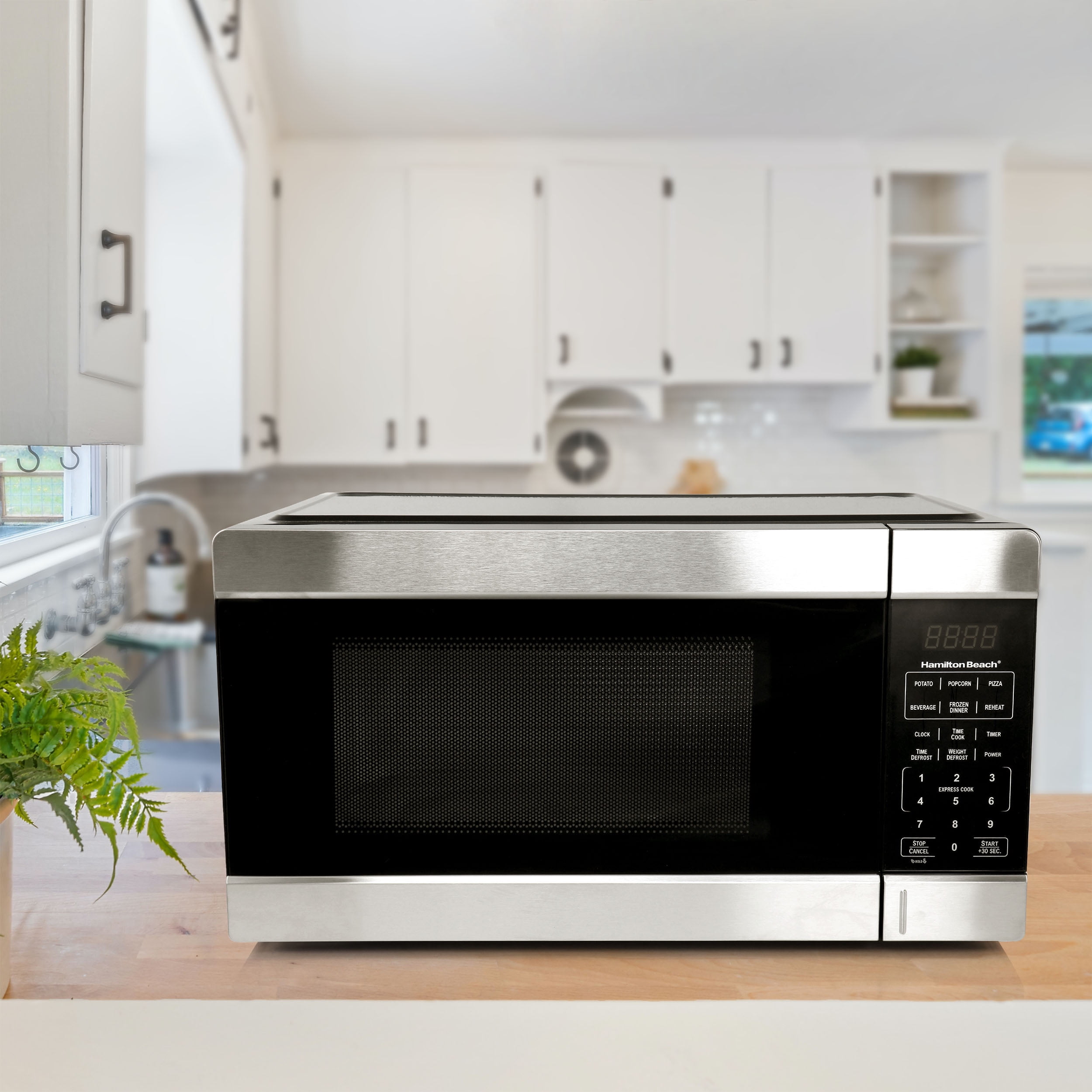 Hamilton Beach 1.1 Cu. Ft. 1000 Watt Countertop Microwave Oven in Black