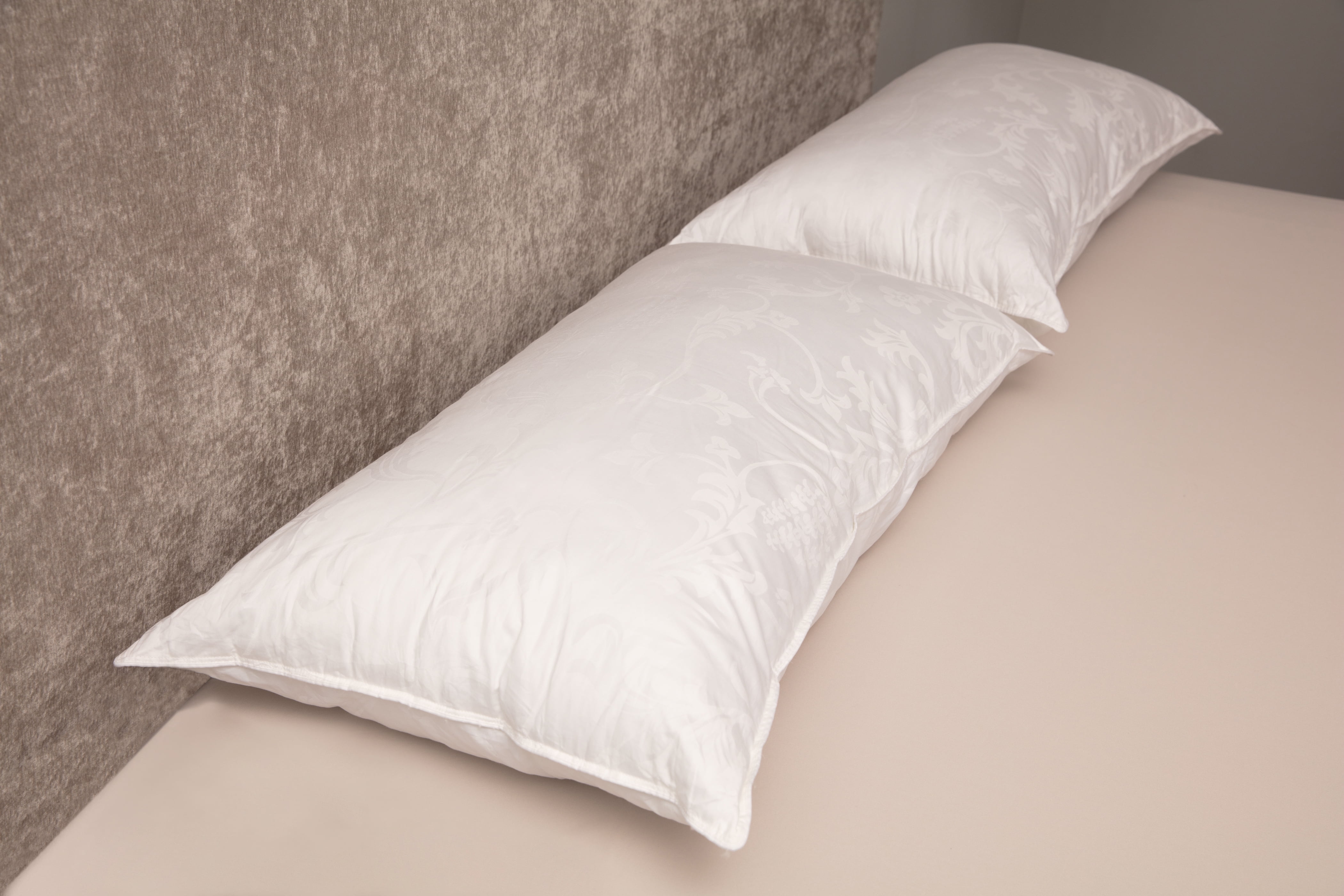 Deluxe Comfort Dream Supreme, King - Cooling Gel Fiber Fill - Hotel Quality - Luxury - Bed Pillow, White - Pack of 2