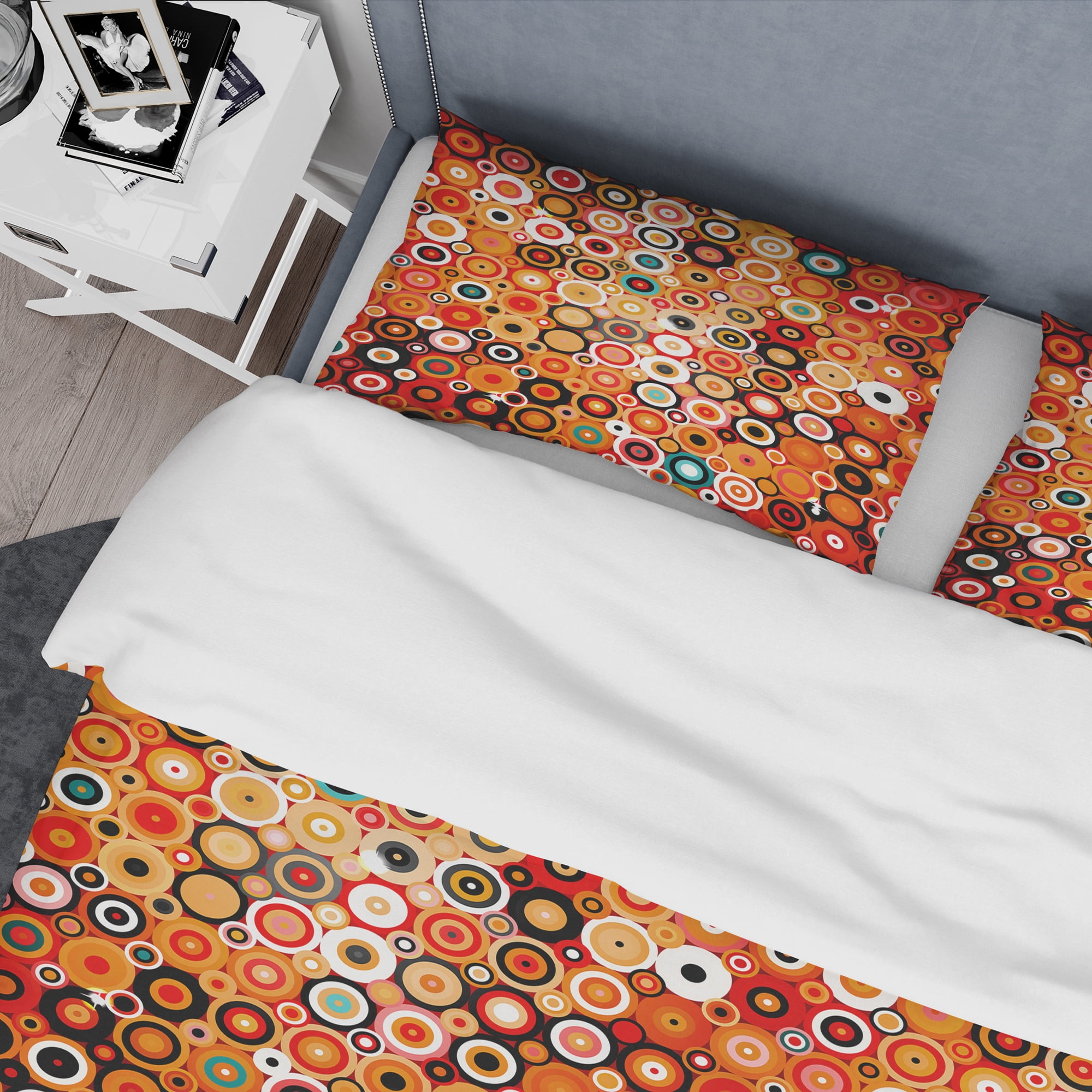 Designart 'Disco Style Pattern with Dots & Circles' Modern & Contemporary Duvet Cover Set