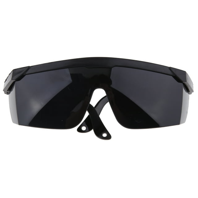 Protection Goggles Glasses for Industrial Wind Dustproof Lab Work Black. Front-facing view of black safety goggles made of lightweight PC material, featuring anti-shock, dustproof, and windproof properties. Ideal for personal protective equipment in construction, field work, and other labor-intensive tasks.