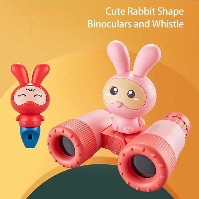 binoculares de juguete anggrek para niños portátiles resistentes a los golpes desmontables 8x de plástico, binoculares rosas con forma de conejo en vista frontal centrada; cuerpo separable en dos monoculares, anillos acanalados en los oculares y superficie lisa de plástico; incluye silbato con diseño de conejo; tamaño aprox. 12x11x12 cm (4.7x4.3x4.7 in) para los binoculares y 12x5x5 cm (4.7x2.0x2.0 in) para el silbato; fondo amarillo de estudio, ideal para juegos y exploración al aire libre.