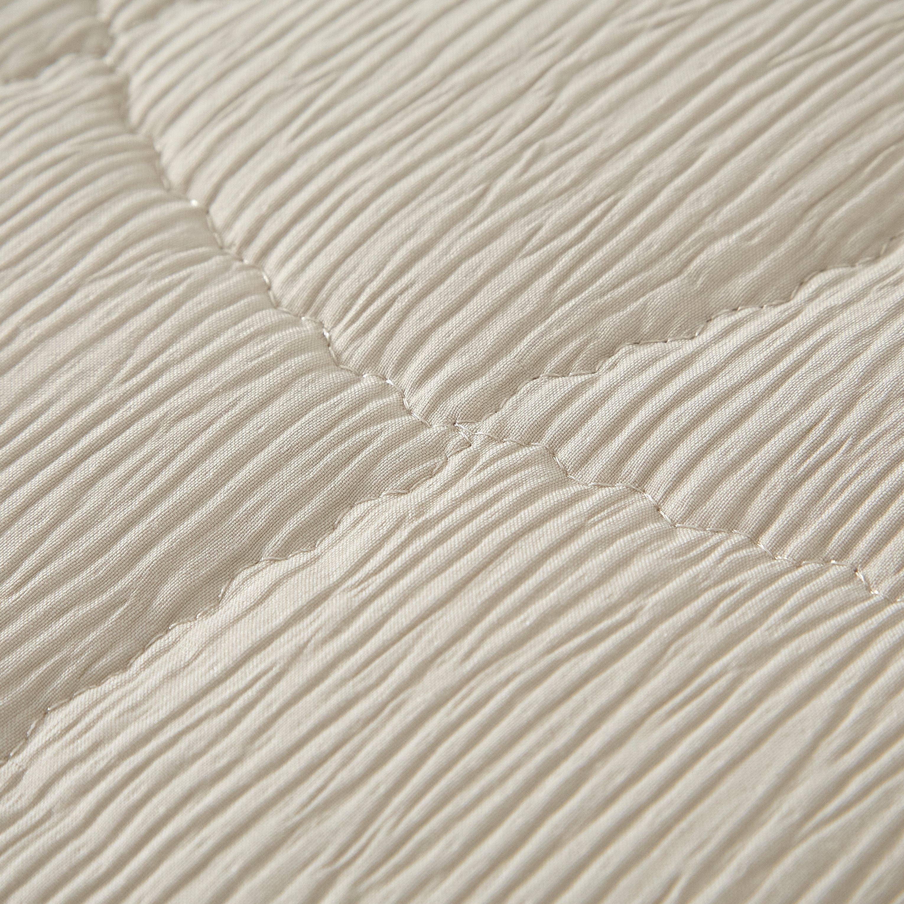 Mainstays by Becky G. & Alejandra Papyrus Beige Cloud Quilt, Full/Queen