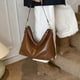 thumbnail image 5 of Bolso Bandolera de Piel Sintética de Gran Capacidad para Mujer | Correa Ajustable | Bolso Compacto y Elegante para Uso Diario de Estudiantes | Blanco, Marrón y Café, 5 of 6