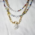 thumbnail image 4 of Collar de cuentas de arroz simple de metal de estilo bohemio, cadena de clavícula de perlas con alfabeto de nicho retro para mujer, juego de 3 piezas, 4 of 5