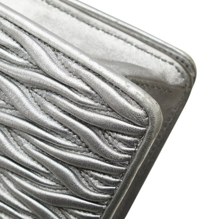 Pre-Owned Miu Miu Miu Matelasse Chain Shoulder Bag in Silver