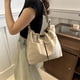 thumbnail image 3 of Bolso bandolera ultraligero de gran capacidad e informal con colgante, bolso ultraligero con colgante, bolso bandolera ultraligero e informal, 3 of 6
