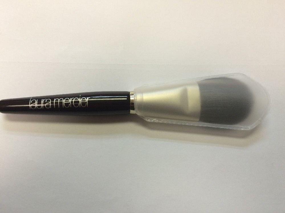 Laura Mercier CHEEK COLOUR BRUSH unboxed 5  3/4 "