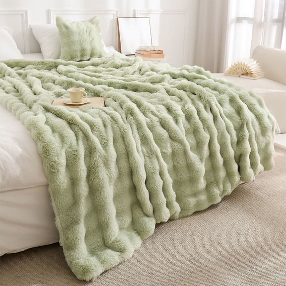 Faux Rabbit Fur Blanket, 140x200cm Plush Bubble Textured Throw, Soft Warm Cozy Blanket for Couch, Bed & Sofa, Multiple Colors Available