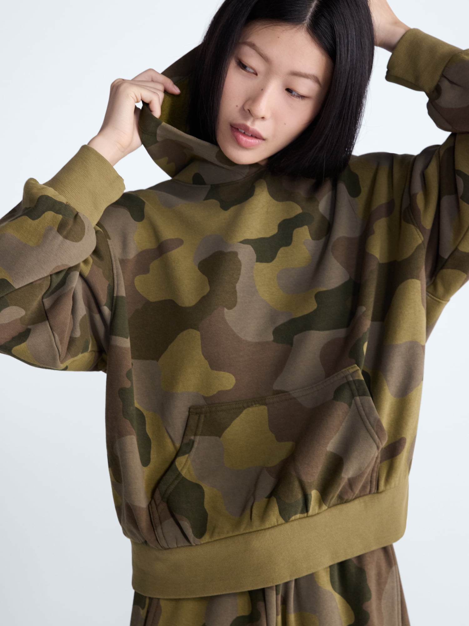 Scoop Women’s and Women’s Plus Oversized Cropped Hoodie, Sizes XS-4X