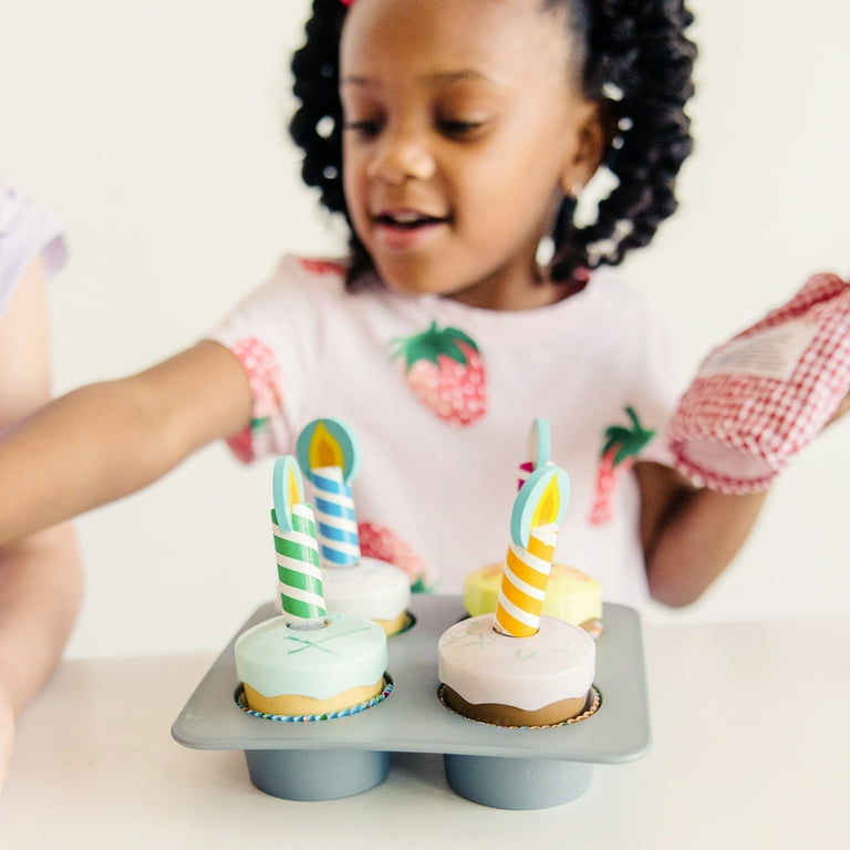 Melissa and doug wooden cupcake best sale set
