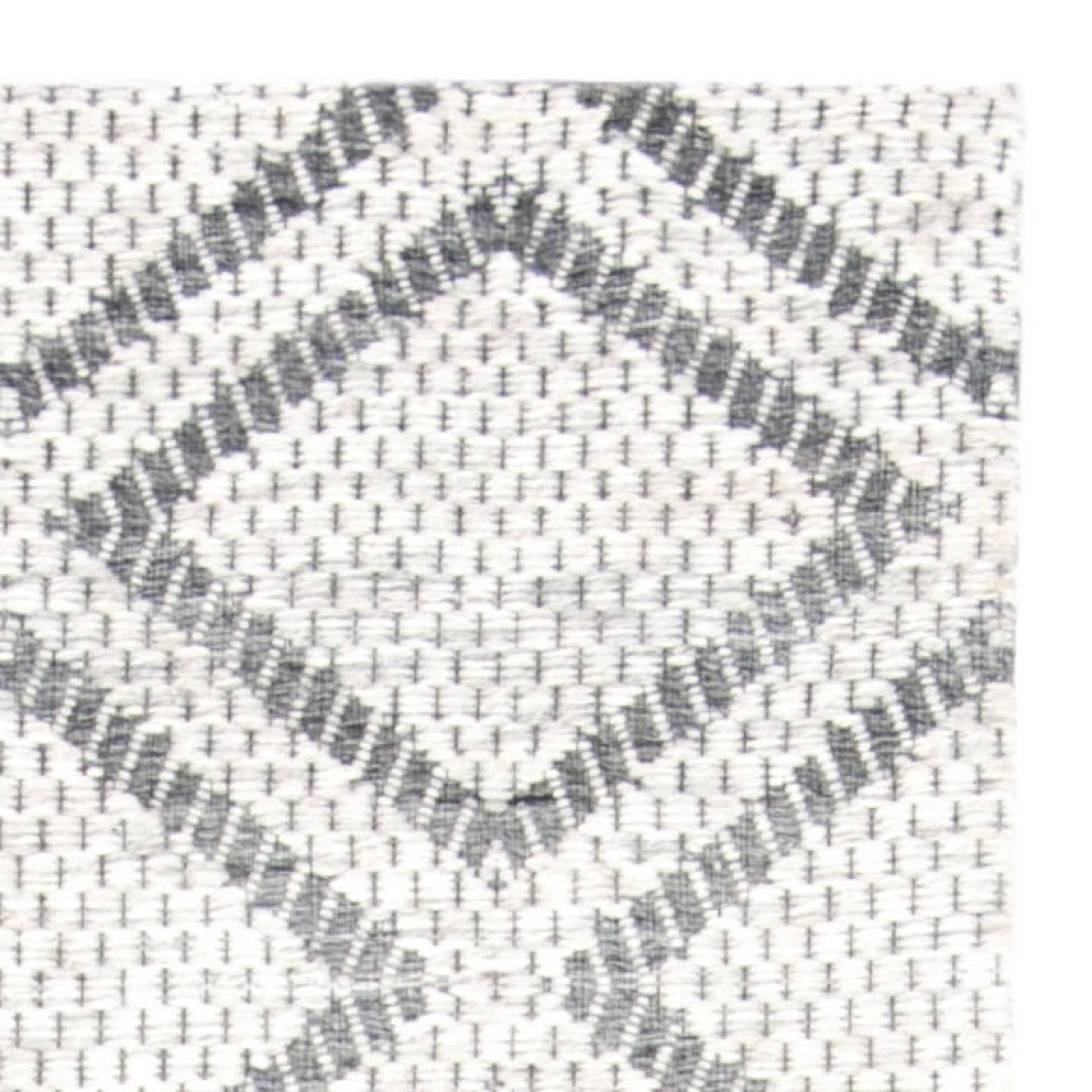 SAFAVIEH Micro-Loop Gavin Diamond Trellis Wool Runner Rug, Silver/Dark Grey, 2'3" x 7'