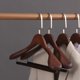 thumbnail image 2 of Woman Colgador de traje de 3 uds., colgador de madera de alta calidad sin rastro para el dormitorio del hogar, 2 of 5