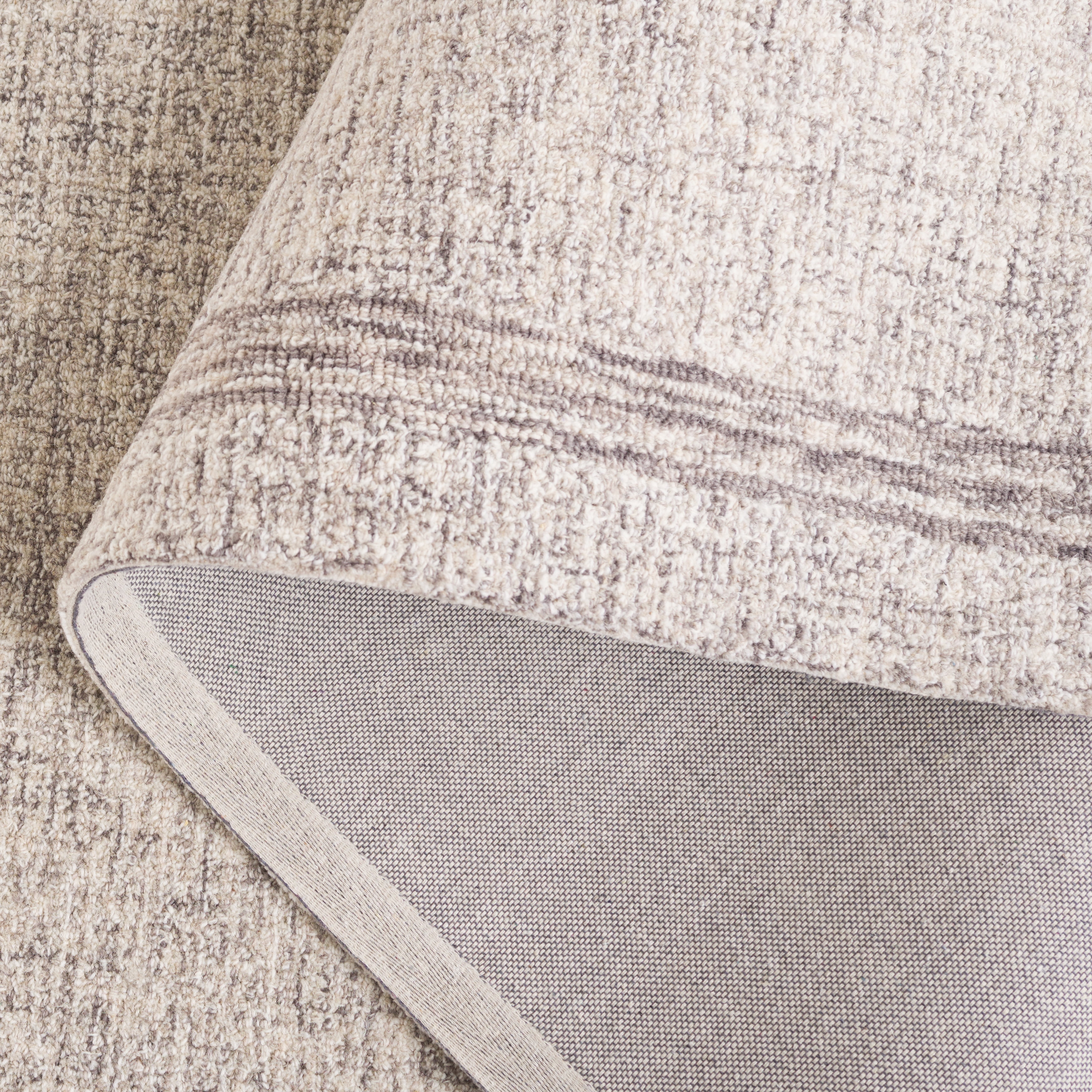 SAFAVIEH Ebony Luanne Bordered Area Rug, Grey, 6' x 6' Round