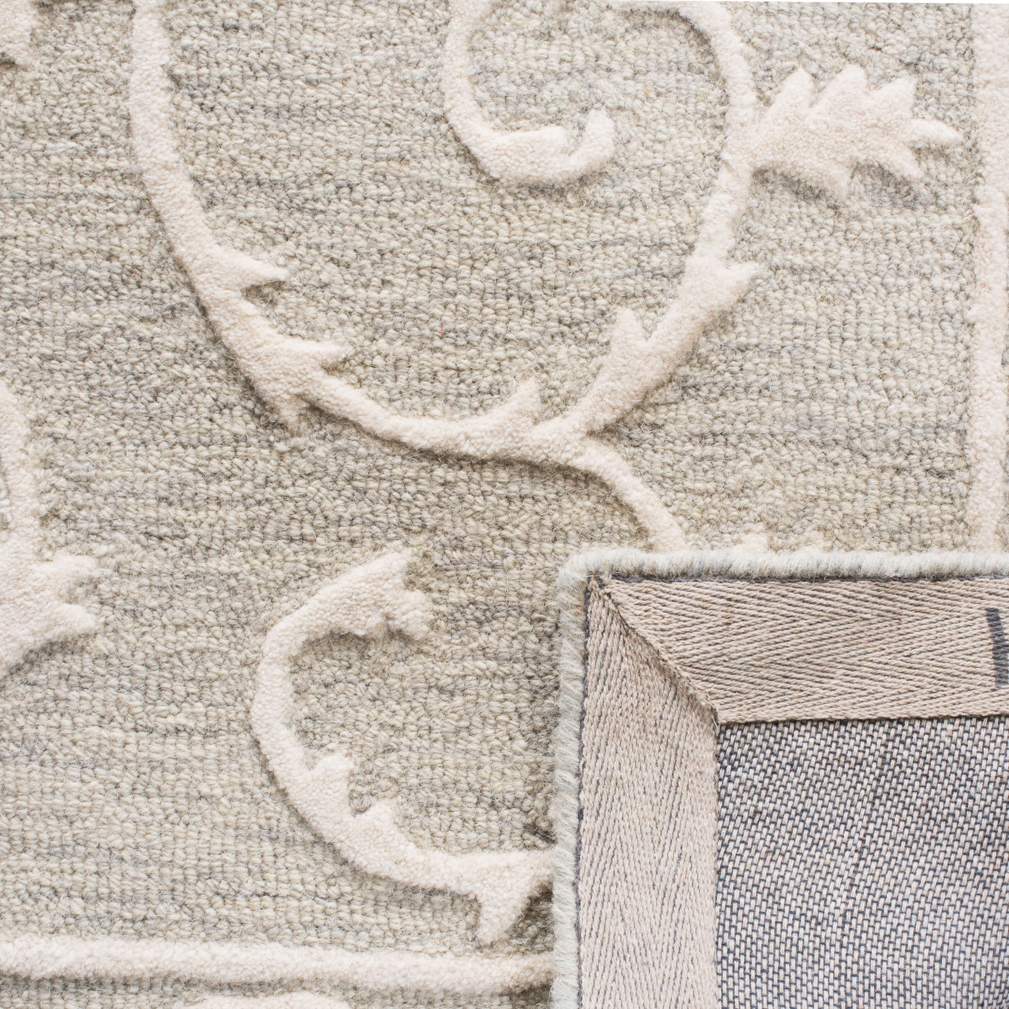 SAFAVIEH Micro-Loop Asteria Floral Bordered Wool Runner Rug, Light Grey/Ivory, 2'3" x 7'