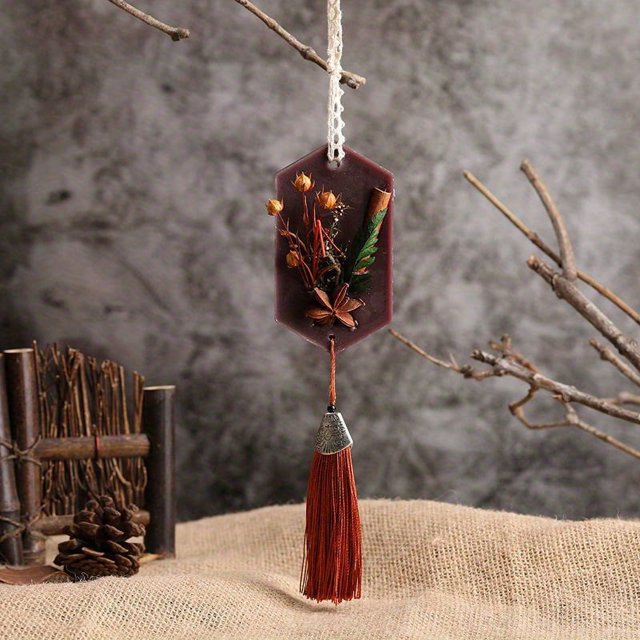 Aromatherapy Car Pendant - Tassel Wax Tablet with Immortal Flower Fragrance & Essential Oil Soybean Wax