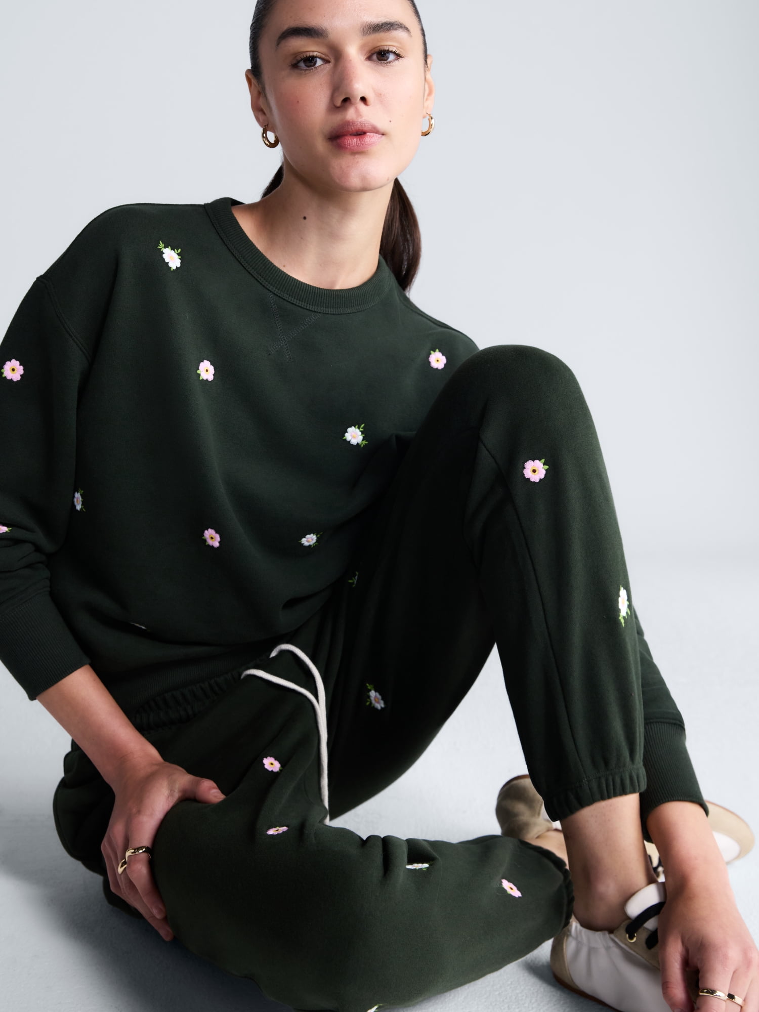 Free Assembly Women’s and Women’s Plus Embroidered Jogger Sweatpants, Sizes XS-4X