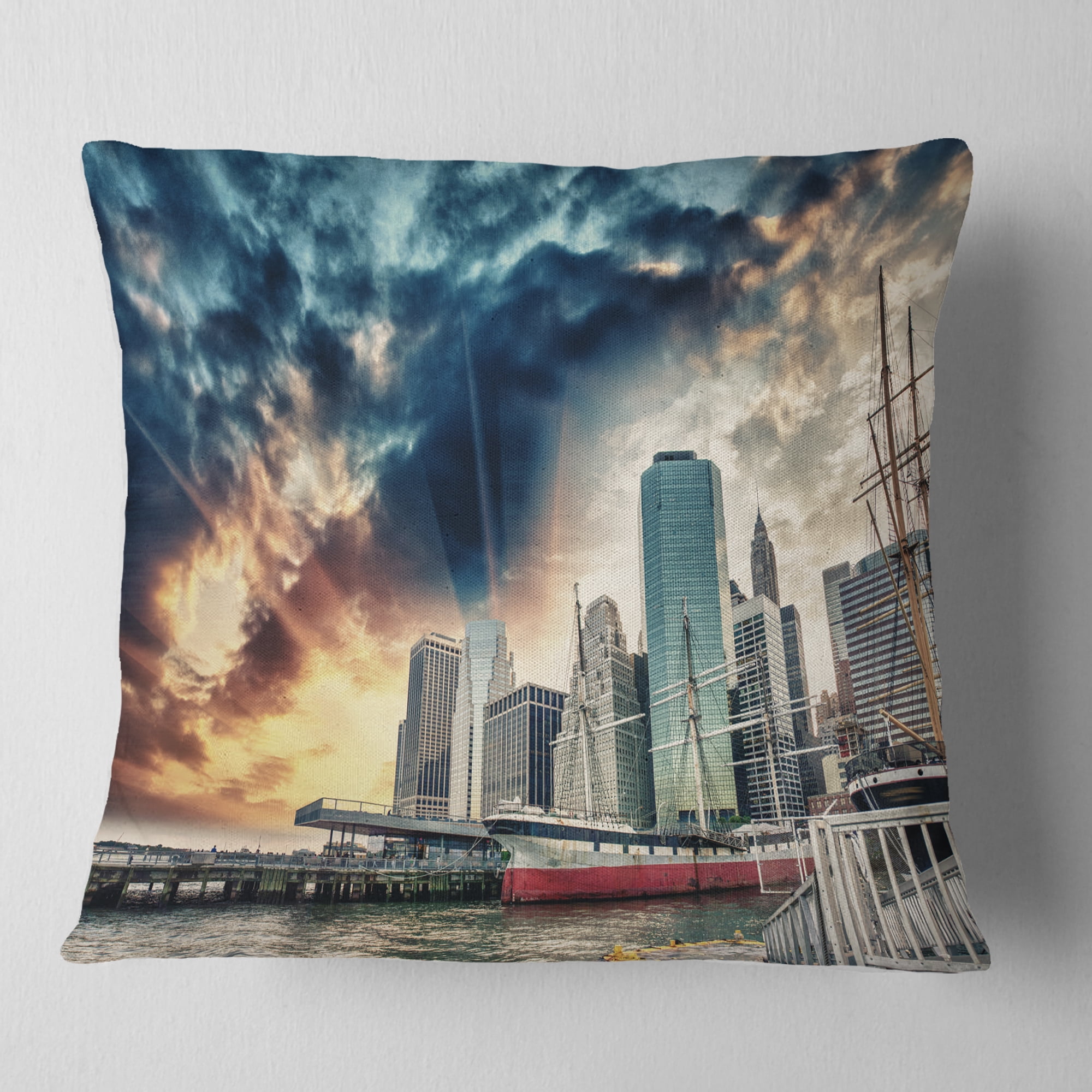 Designart Sunset Colors of Manhattan - Cityscape Photo Throw Pillow - 18x18