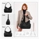 thumbnail image 4 of Bolso estilo hobo vintage de gran capacidad, estilo retro de piel sintética, bandolera informal para mujer (negro), 4 of 7