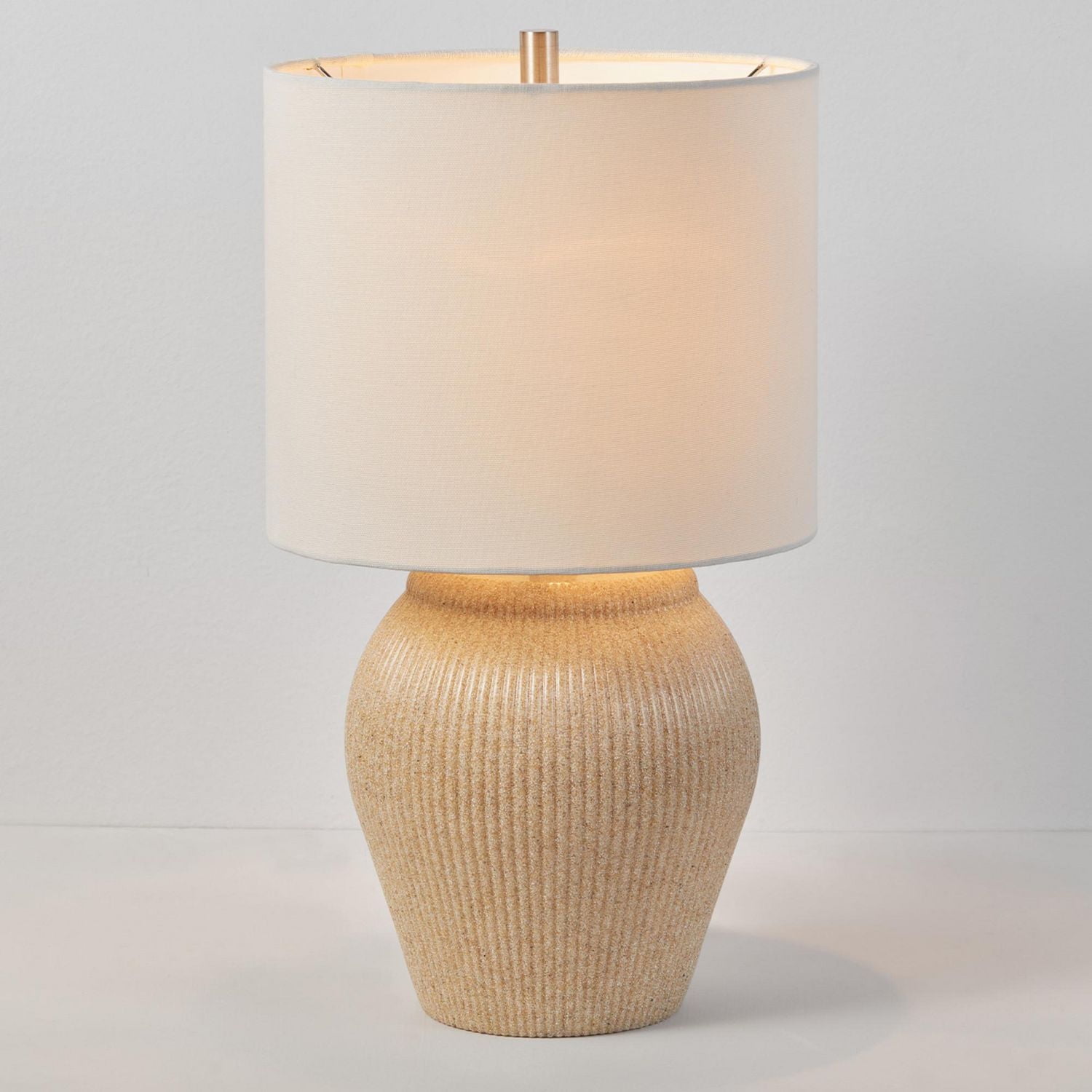 Lampe de table en céramique de 18 po beige/abat-jour lin blanc