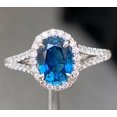 thumbnail image 1 of Bague de Fiançailles 5.2 Ct Bleu Royal Intense Saphir en Or Blanc 18k, 1 of 10