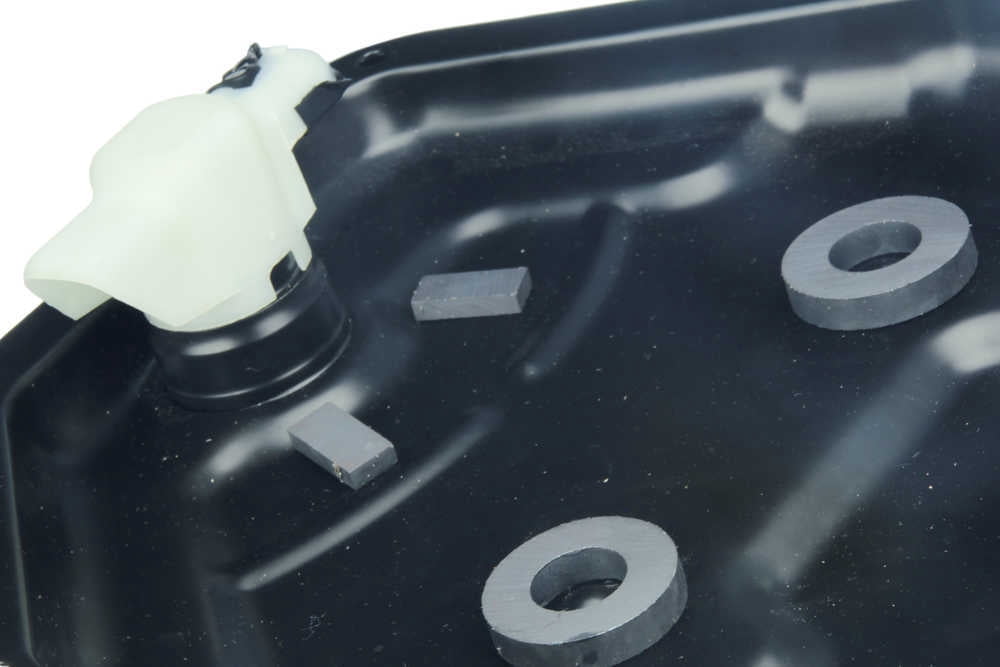 URO Parts URO-015168 Transmission Oil Pan