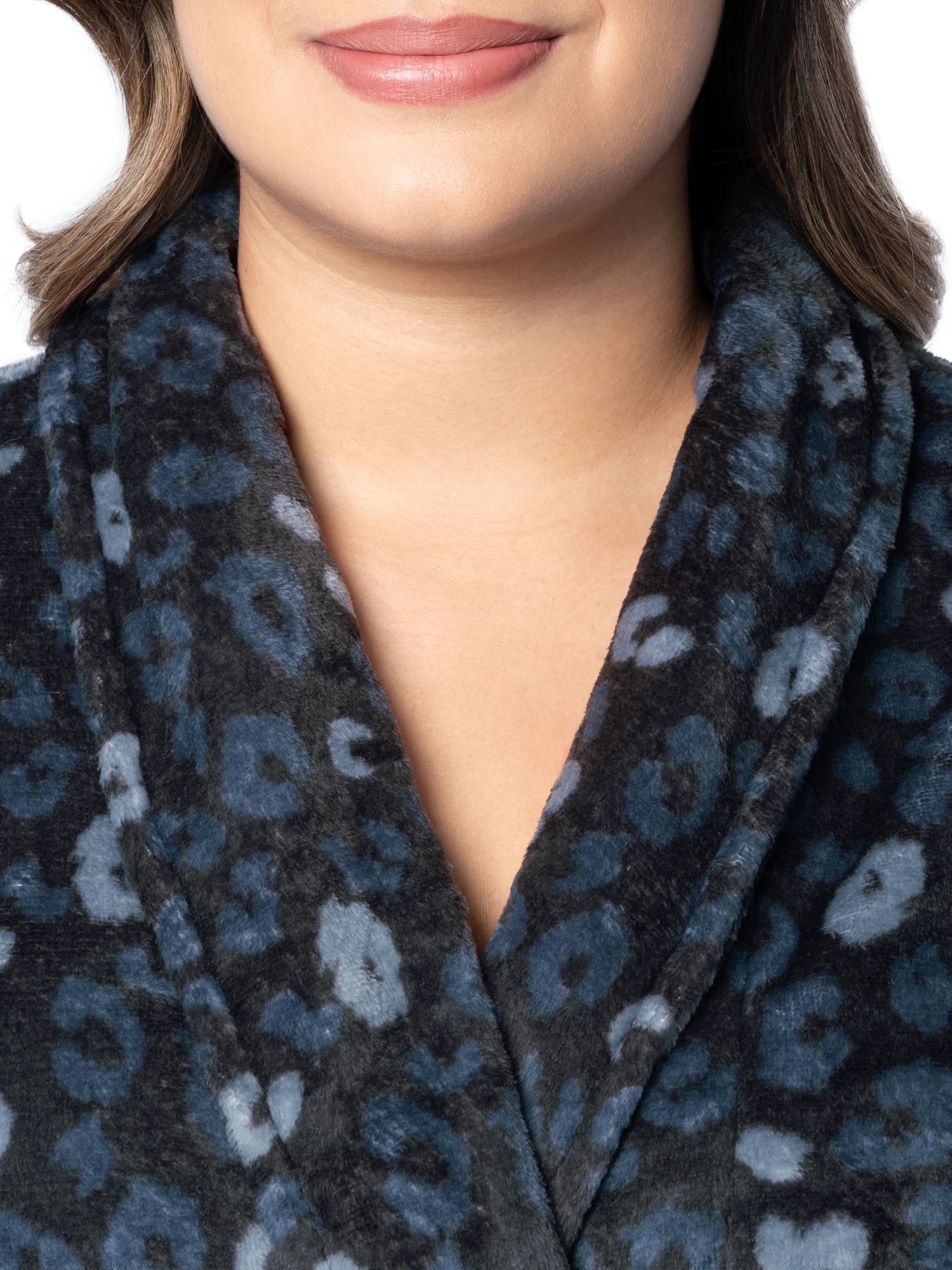 Fruit of the Loom Women's Beyond Soft Fleece Robe, Sizes XS/S-4X