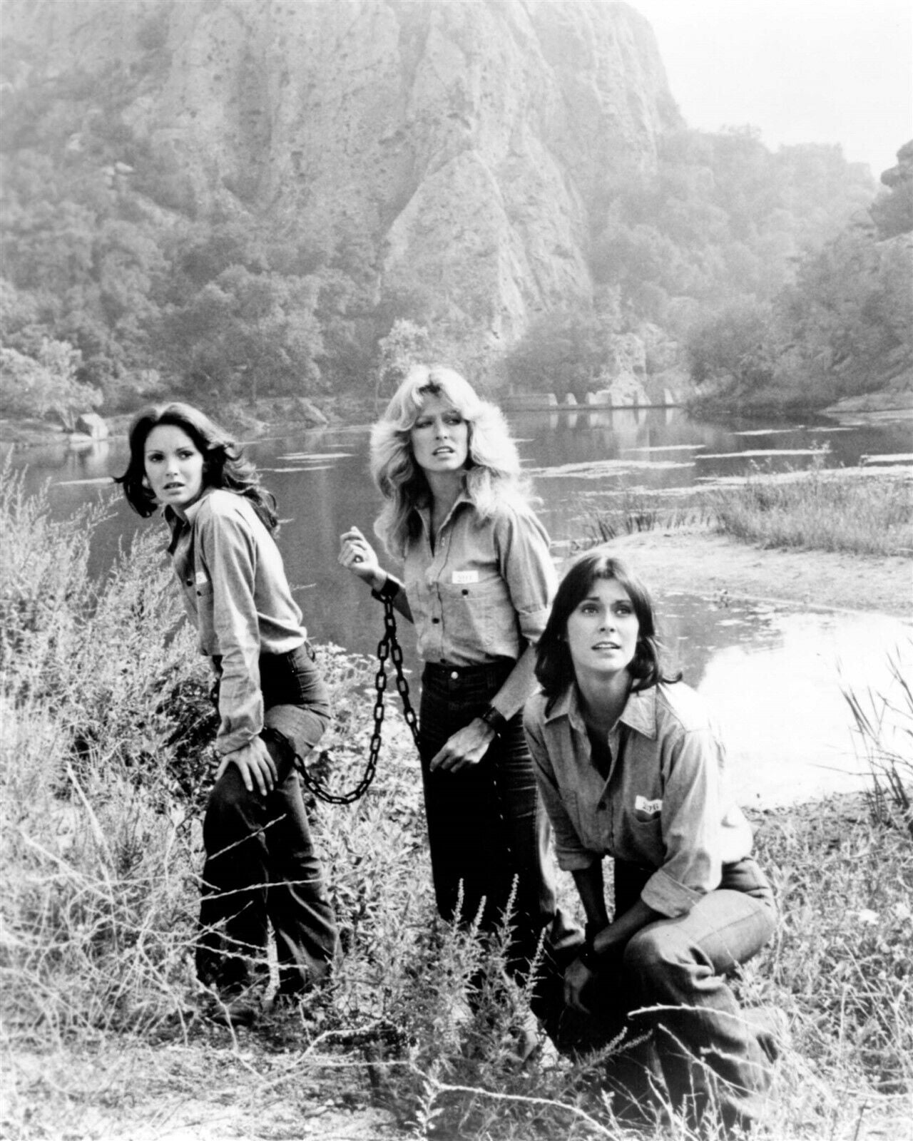 Charlie's Angels 1976 Angels in Chains Jaclyn Farrah & Kate chained