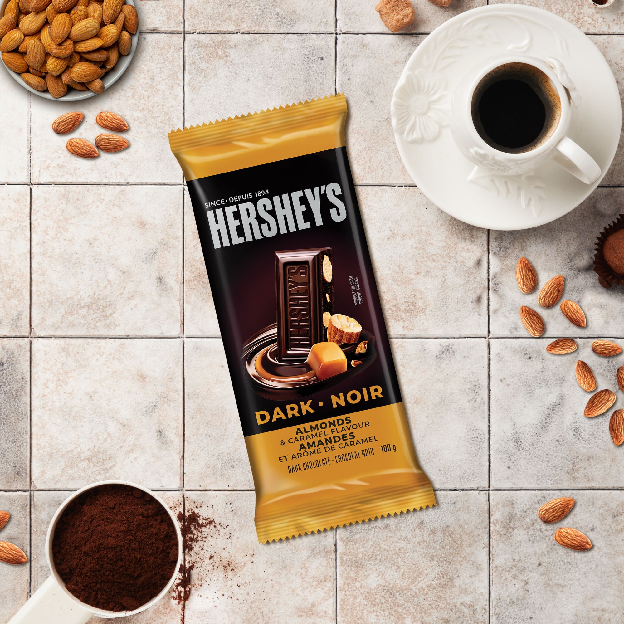 HERSHEY'S Signature Dark Almonds & Caramel Bar 100g
