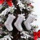 thumbnail image 4 of Caja de Regalo con Bolas Navideñas | Paquete de 3 Adornos Colgantes de Plástico Rojo y Blanco para Árbol de Navidad | Decoraciones Navideñas Ligeras y Duraderas para Navidad, Bodas, Fiestas, Uso En I, 4 of 6