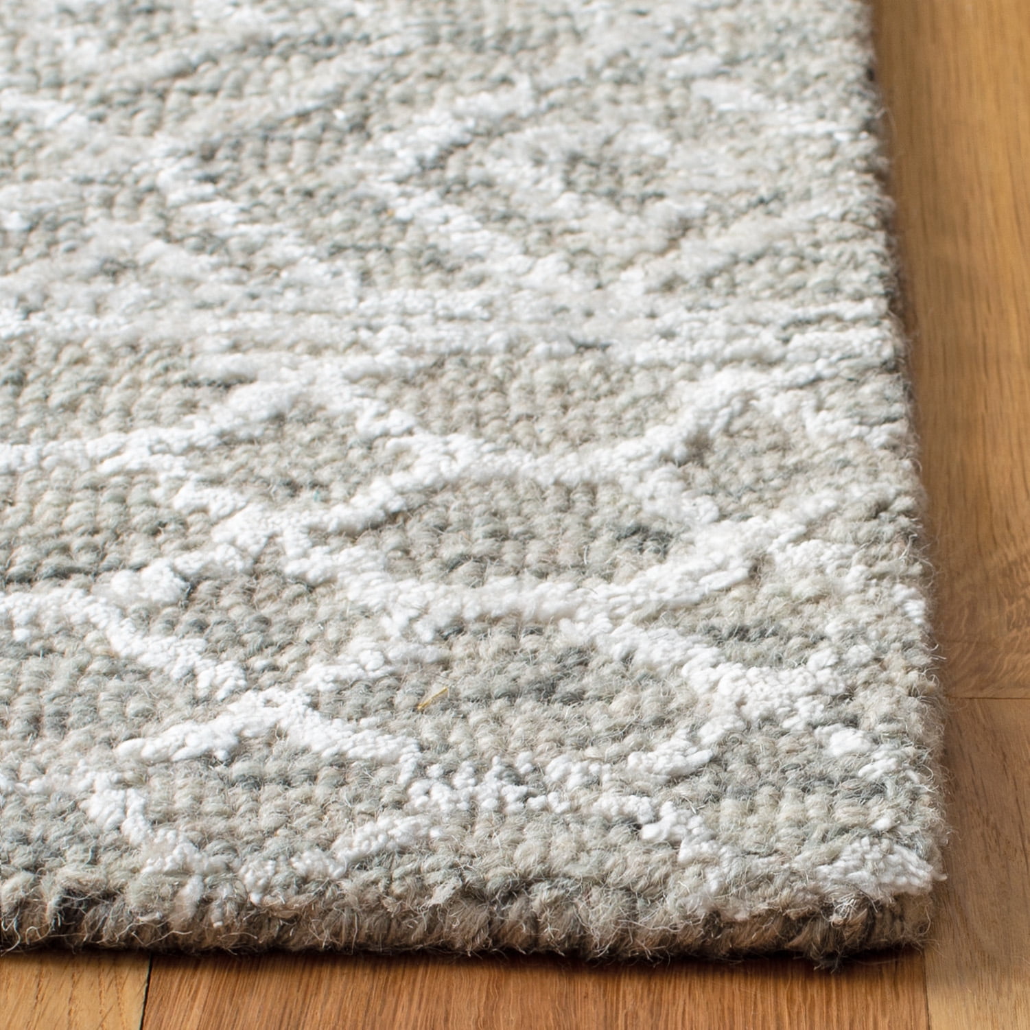 SAFAVIEH Glamour Elouise Geometric Runner Rug, Green/Ivory, 2'3" x 8'