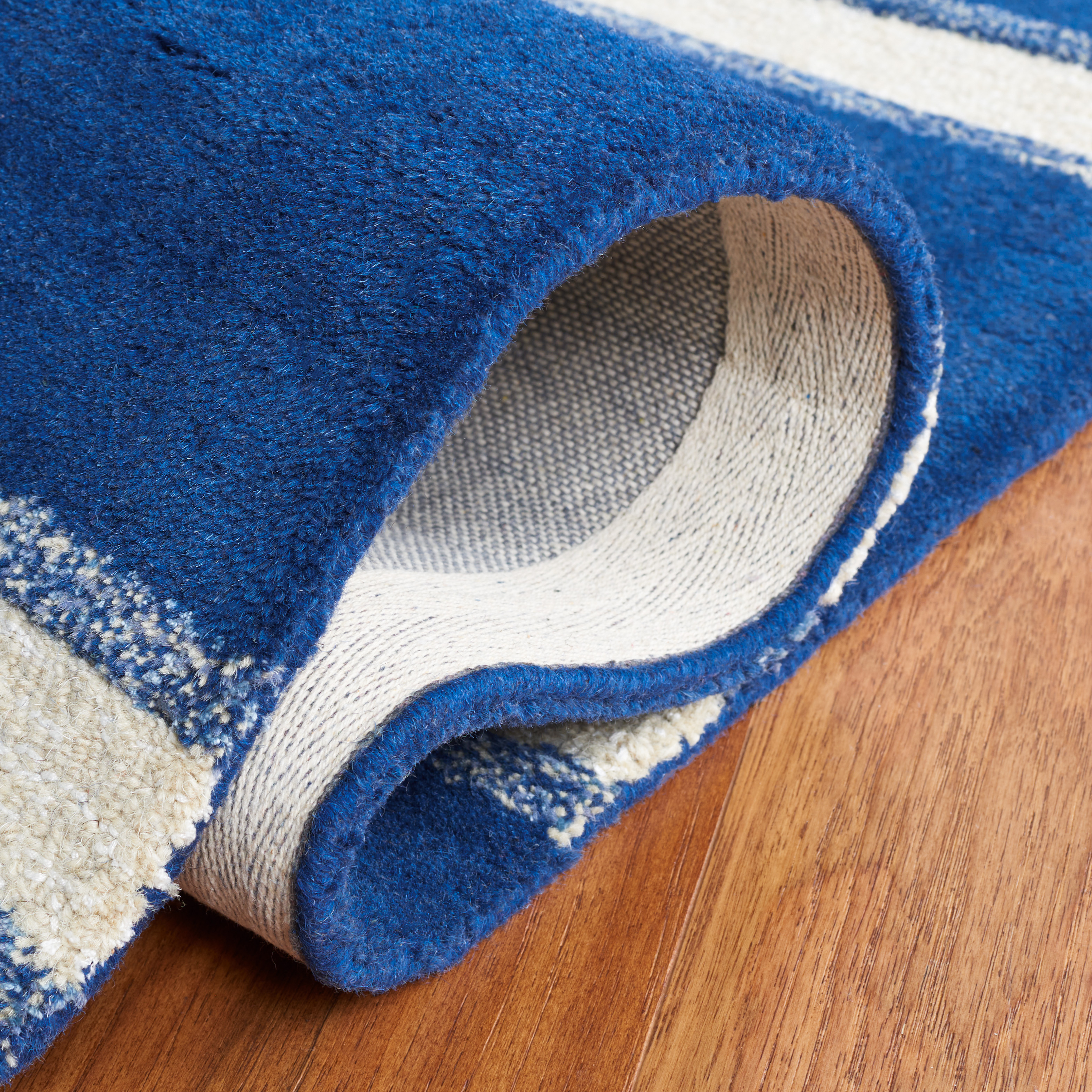 SAFAVIEH Martha Stewart Chalk Stripe Area Rug, Wrought Iron/Navy, 10' x 14'