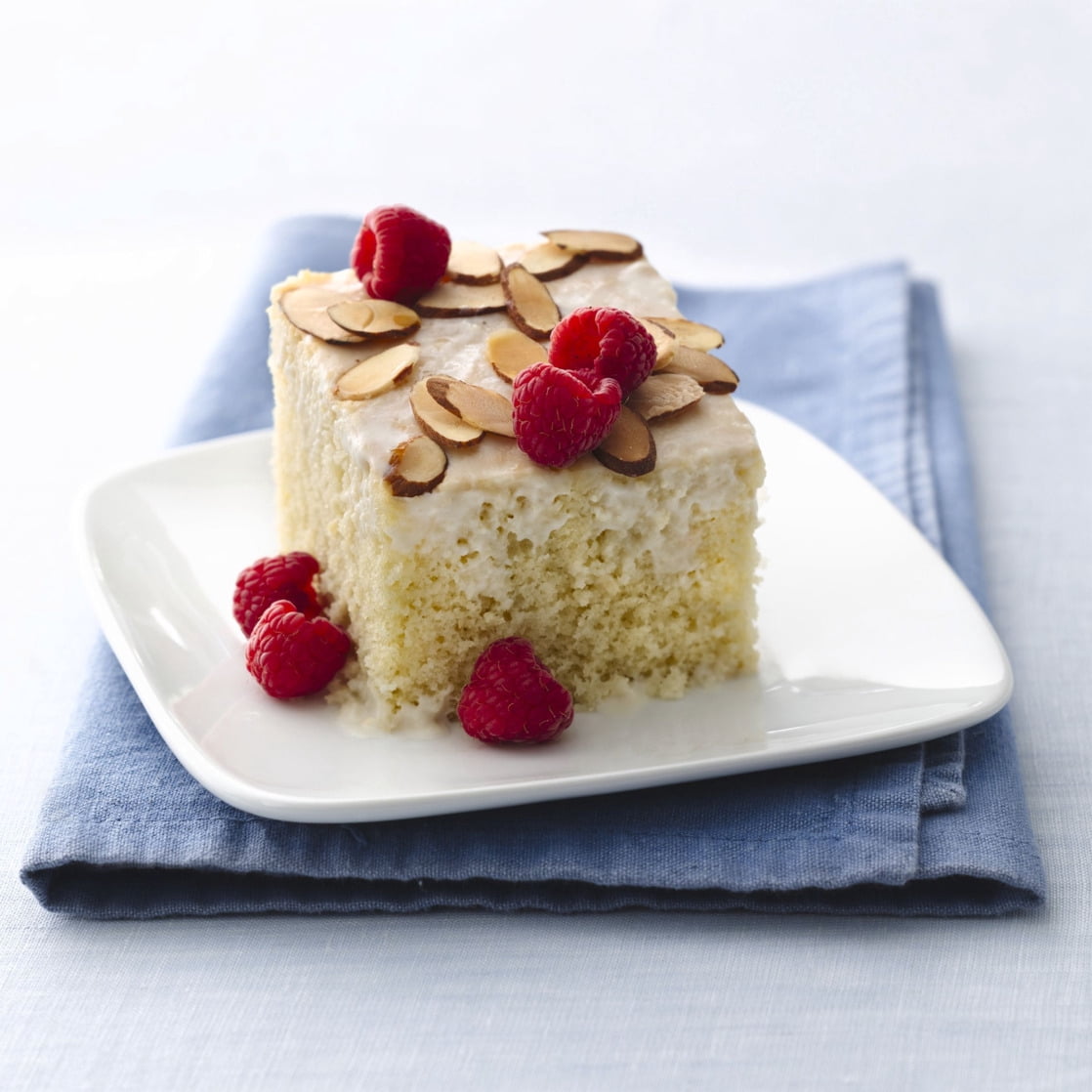(12 pack) Betty Crocker Favorites Super Moist Vanilla Cake Mix, 13.25 oz