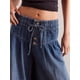 thumbnail image 4 of Pantalones Vaqueros Holgados de Pierna para Mujer, con Cintura Media, Acampanados, con Cordón y Botones Plisados con Volantes. Azul Profundo S, 4 of 8