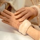 thumbnail image 5 of Guantes cálidos de invierno con pantalla táctil, guantes a prueba de viento y de moda para niñas, 5 of 5