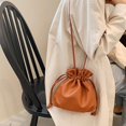 thumbnail image 3 of Bolsa Con Cordón Bolsas De Cubo Cuero De PU Para Accesorios Cosméticos Viaje Marrón Sunnimix Bolsa con cordón, 3 of 7