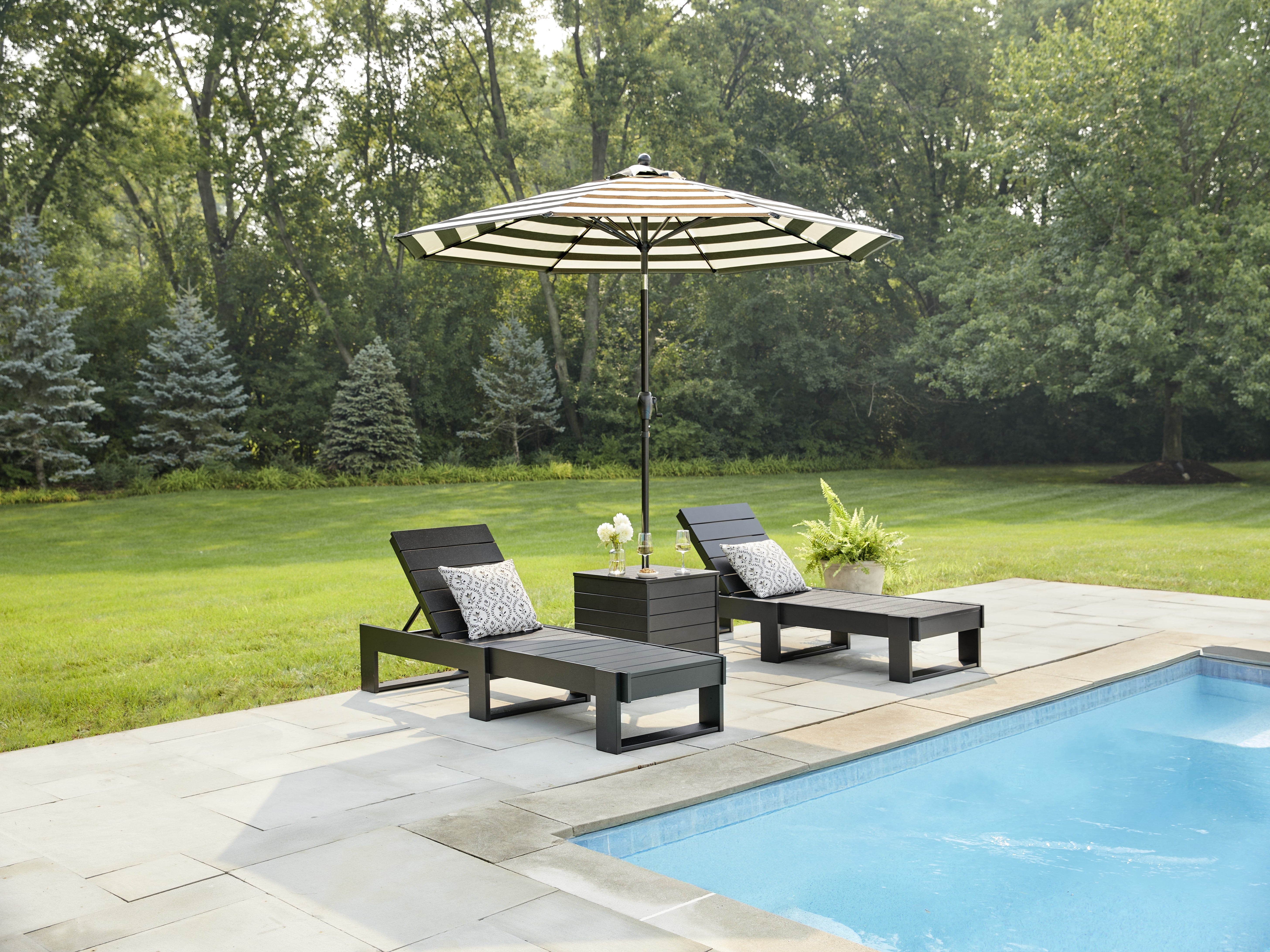 Better Homes & Gardens Ezra Outdoor HDPE Umbrella Table, Black