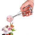 thumbnail image 4 of Juego de cucharas para galletas: pequeñas (1 cucharada), medianas (2 cucharadas), grandes (3 cucharadas) y para helado., 4 of 5