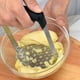 thumbnail image 2 of Prensa portátil para puré de patatas de acero inoxidable, malla fina, cocina, prensa para patatas, ajo, patatas, batata, mango antideslizante para patatas, 2 of 5