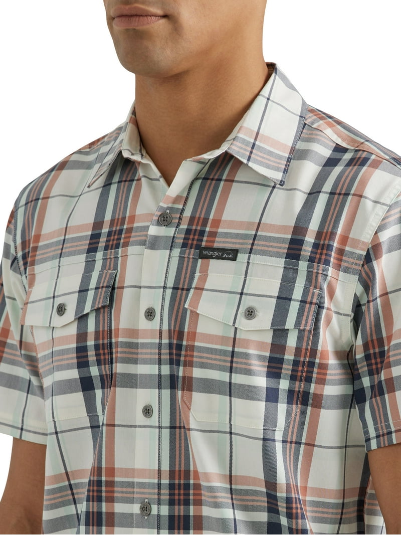 Wrangler® Men's Outdoor Short Sleeve Utility Shirt with Moisture